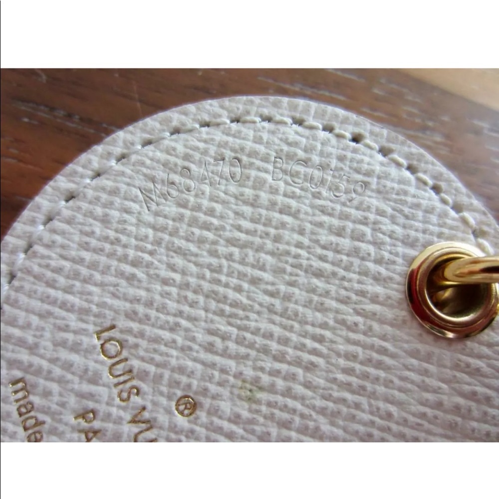 LV key/bag tag - Picture 2 of 7